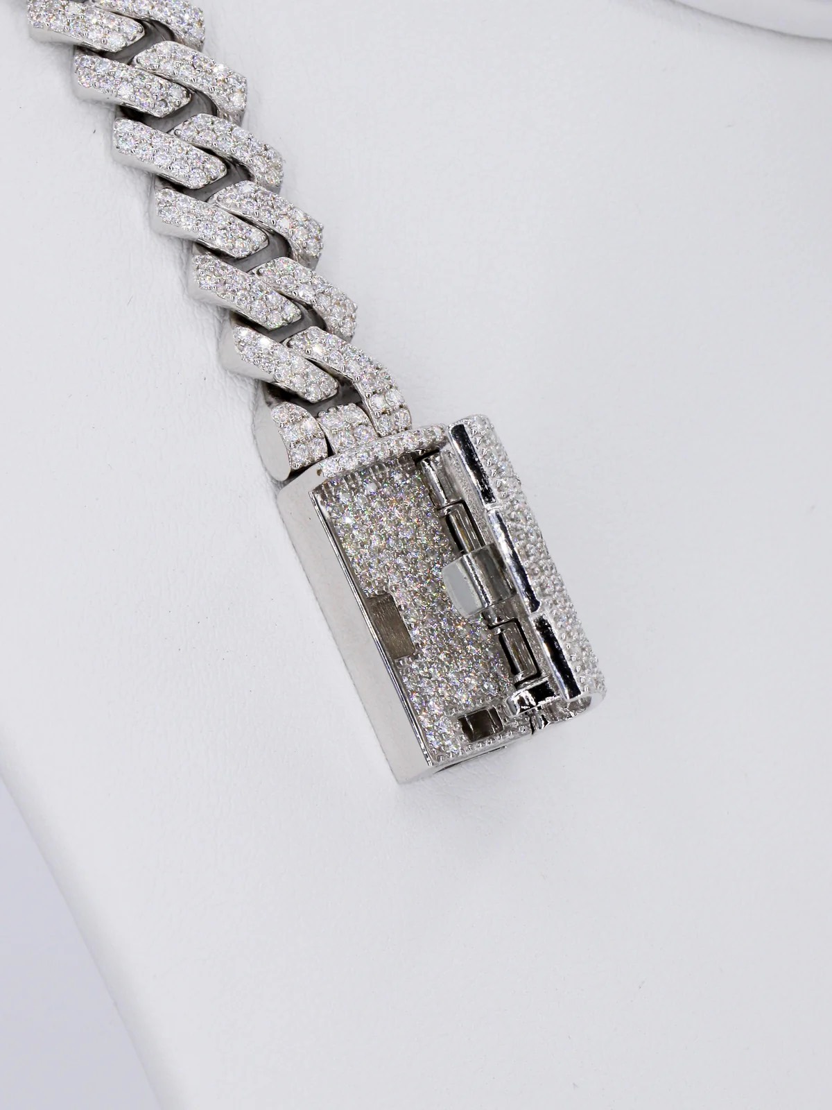  || Moissanite Diamond || PABOIA